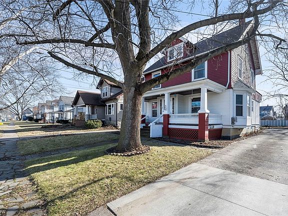 3rd image of 1043 W 10th St