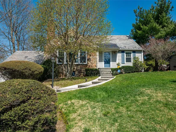 39 Bogart Avenue, Port Washington, NY 11050