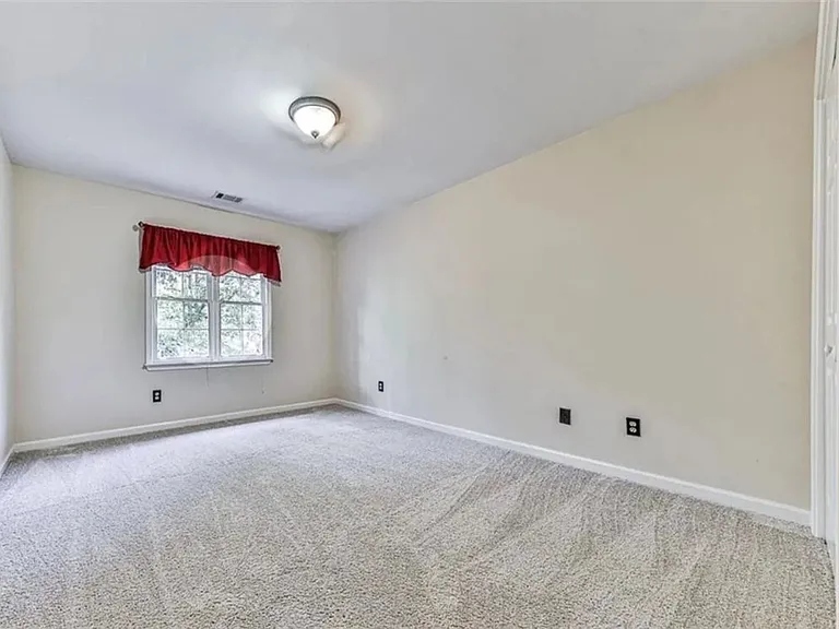 2851 Riverfront Dr — Photo 12