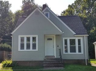 952 Elbon Rd, Cleveland Heights, OH 44121