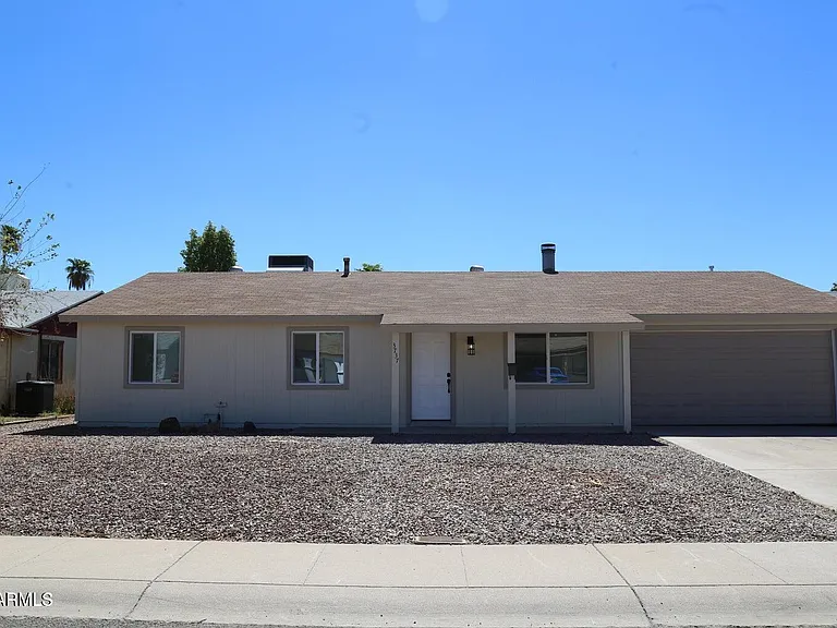3737 E Eugie Ave — Photo 2