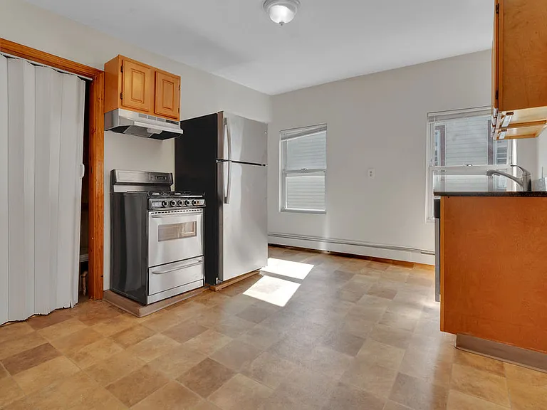 11 Carpenter St #3 — Photo 4