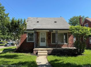 17811 Lincoln Dr, Roseville, MI 48066
