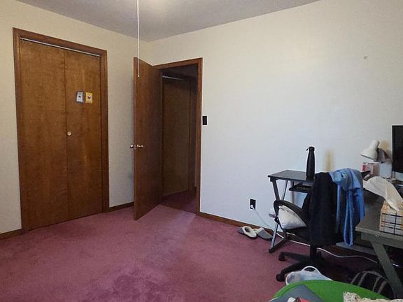 3rd image of 19 Morley Dr