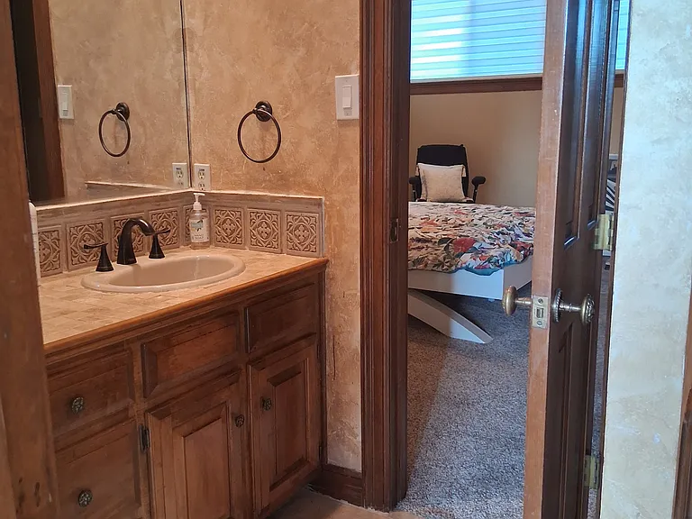 100 Sewell Ct — Photo 49