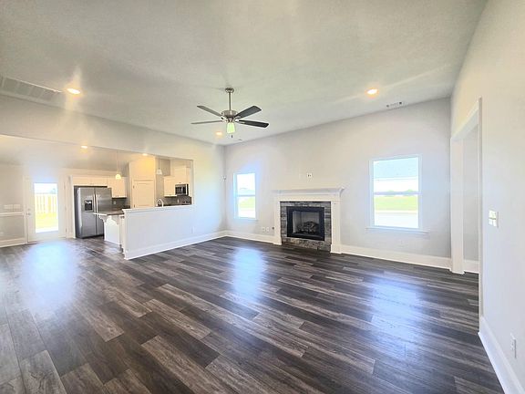 3rd image of 7423 Paisley Circle