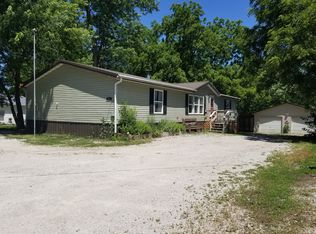 203 N East St, Moravia, IA 52571