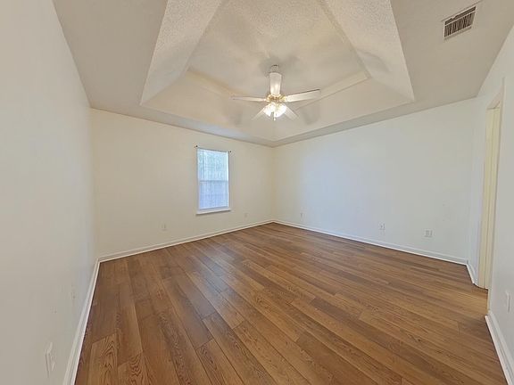 3rd image of 224 Harvestwood Dr