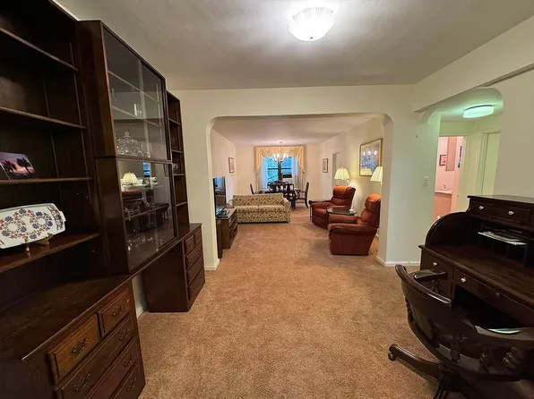 69-60 108th St APT 211, Forest Hills, NY 11375