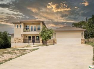 937 Cougar Dr, Canyon Lake, TX 78133