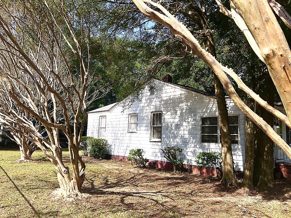 1st image of 2628 Stark Ln
