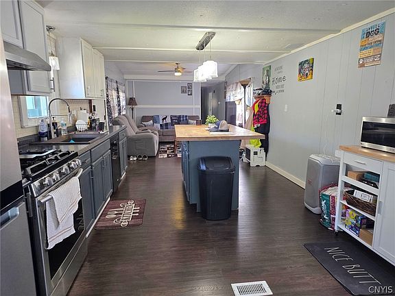 4th image of 3312 Clute Rd