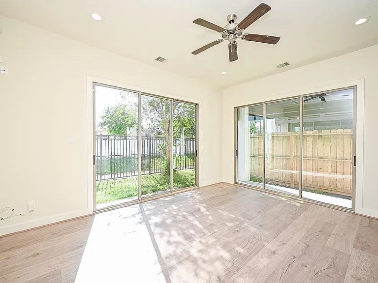 1106 Fuschia Rd — Photo 4