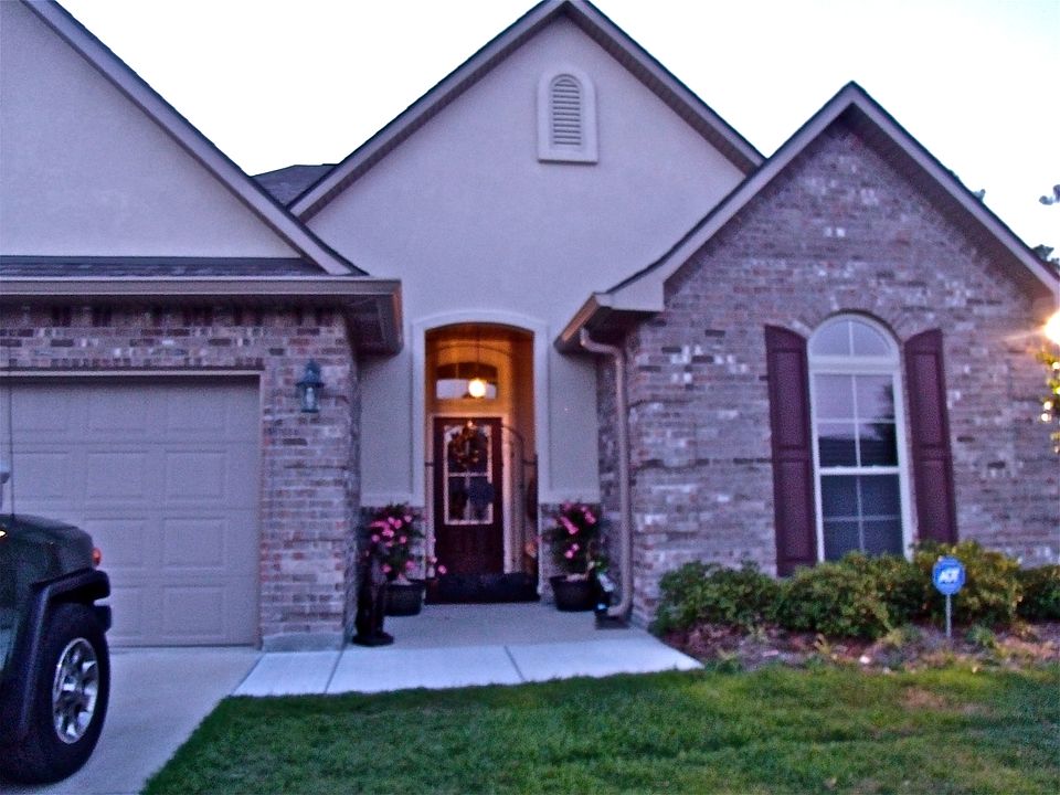 1st image of 14122 Fox Hill Dr