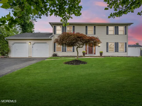 15 Spicy Pond Road, Howell, NJ 07731