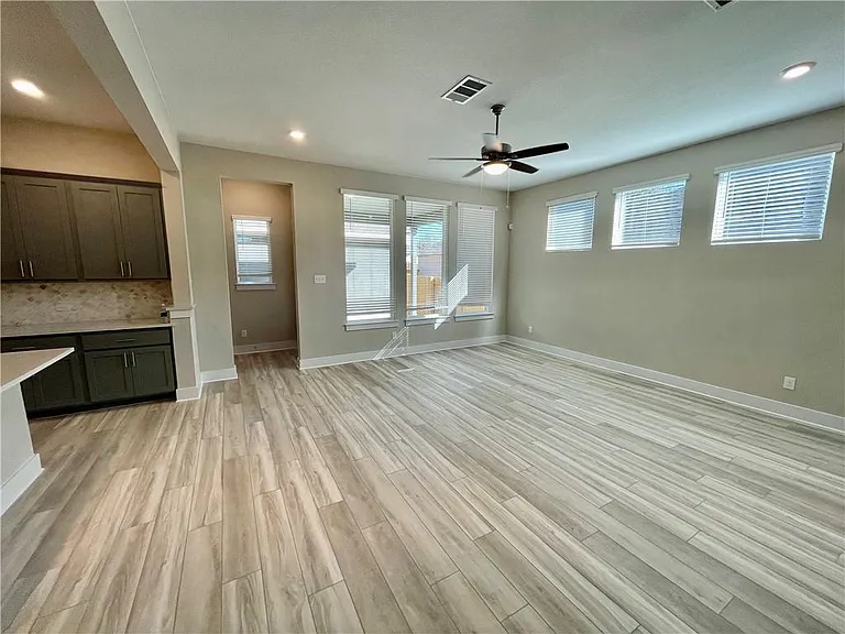1117 Kerrwood Way — Photo 5