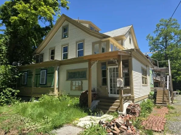 33 Oak Street, Brattleboro, VT 05301
