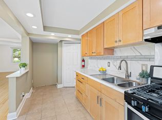 1016 Niagara Rd, Camden, NJ 08104