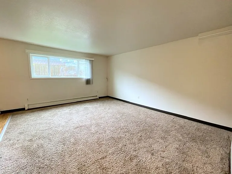 330 Flower St — Photo 4