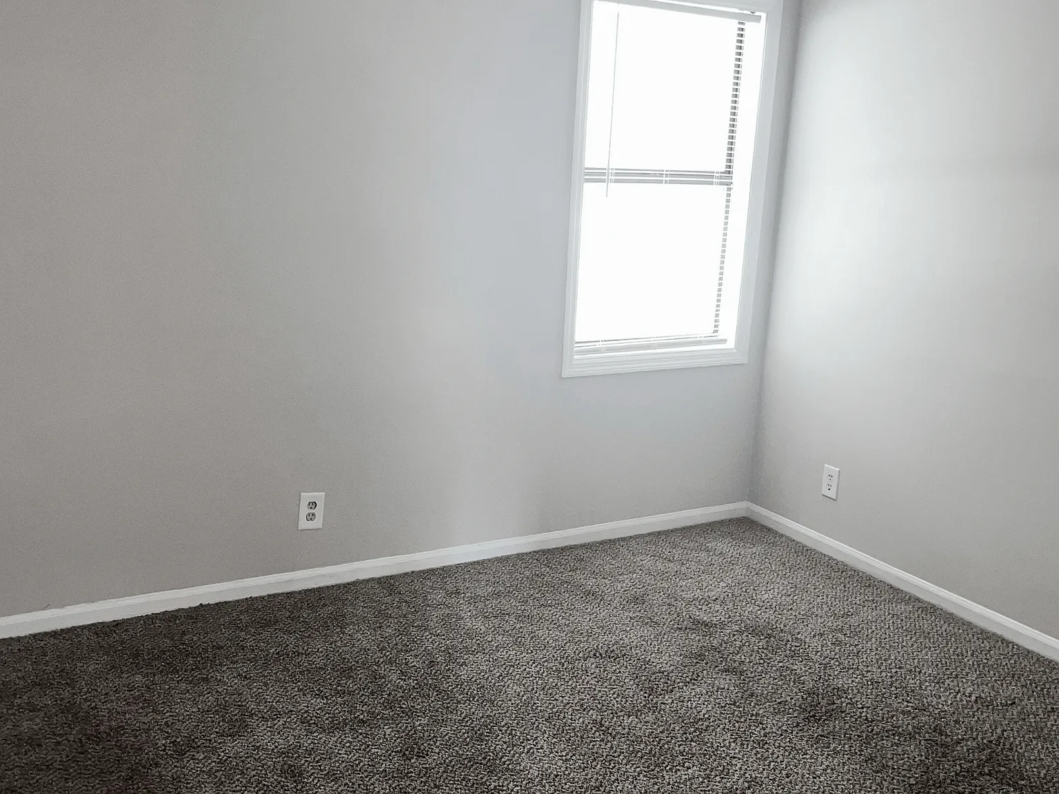 Town Square Apartments — Photo 2