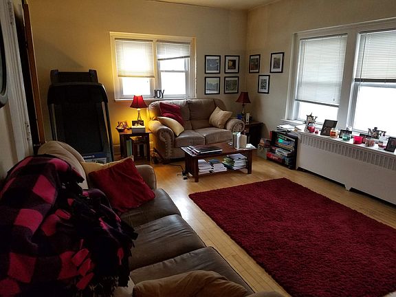 3rd image of 1544 N Humboldt Ave APT 11