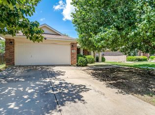 304 Limestone Dr, Alvarado, TX 76009