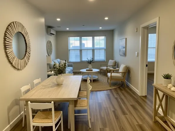 10 Somerset Ave #201, Winthrop, MA 02152