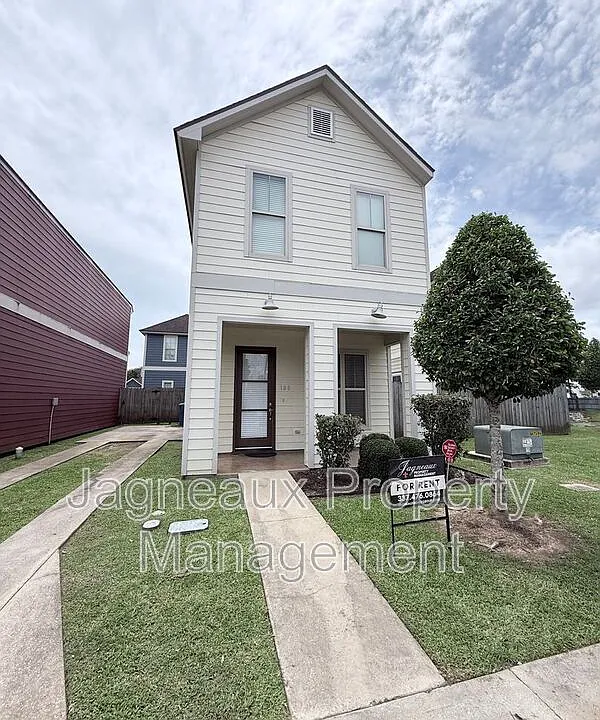 108 Shallowford Dr