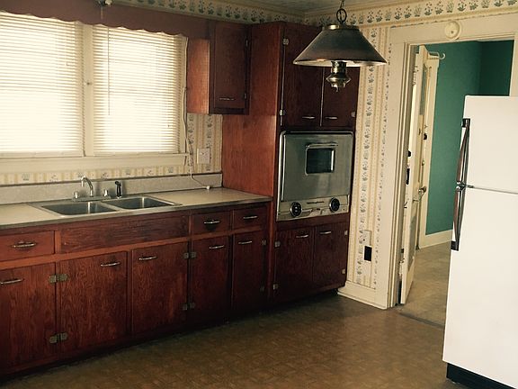5th image of 502 Central Ave
