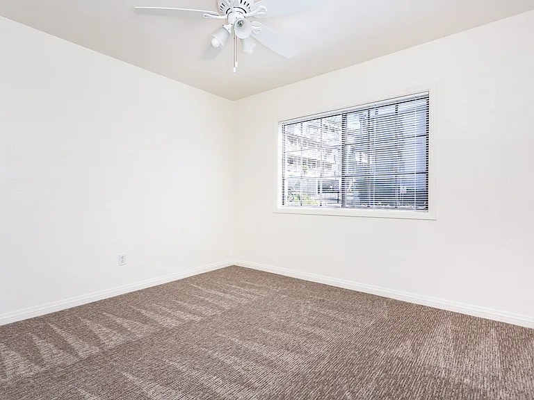 3960 Hortensia St #3960 — Photo 15
