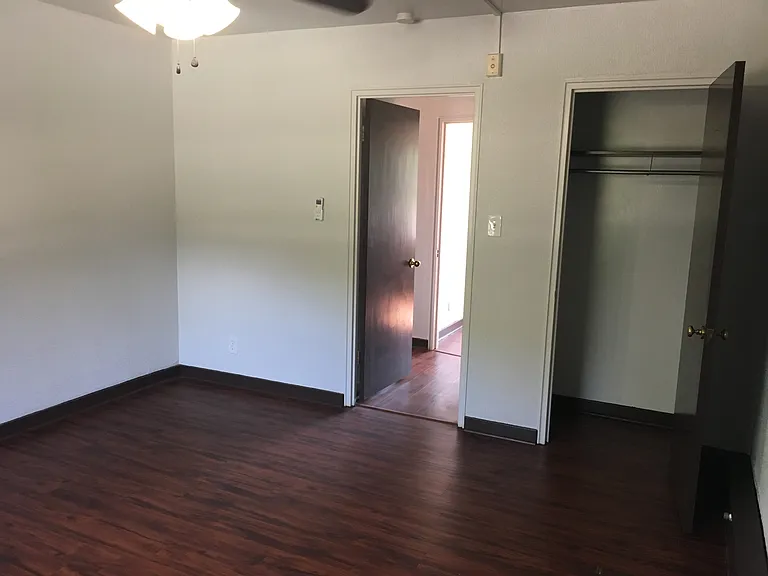 College View Apartments — Photo 17