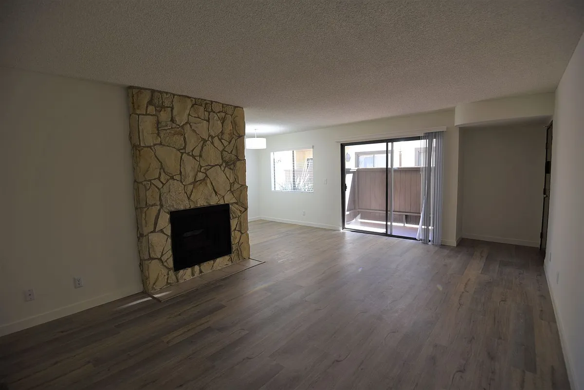 Building Photo - 14710