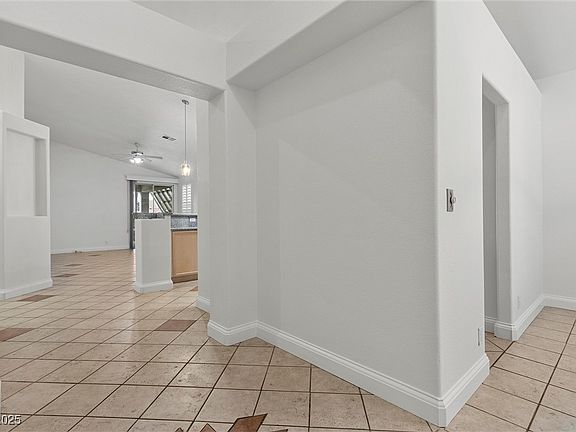 4th image of 8337 Willow Basin Ct
