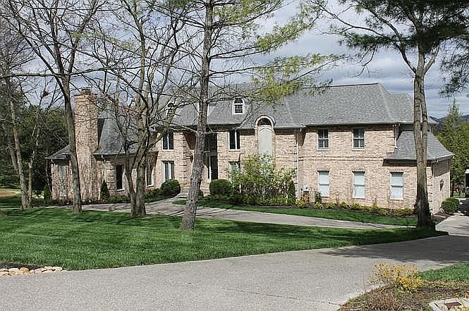 2nd image of 9182 Fox Run Dr