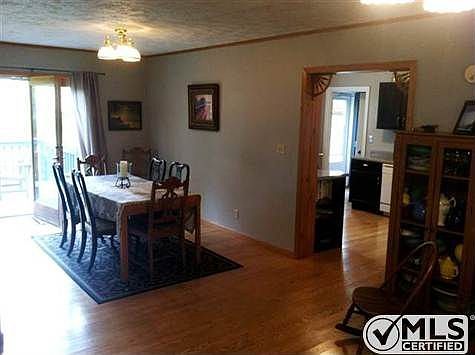 4th image of 2233 Evergreen Ln