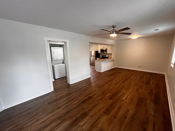 3rd image of 930 Battery Ave