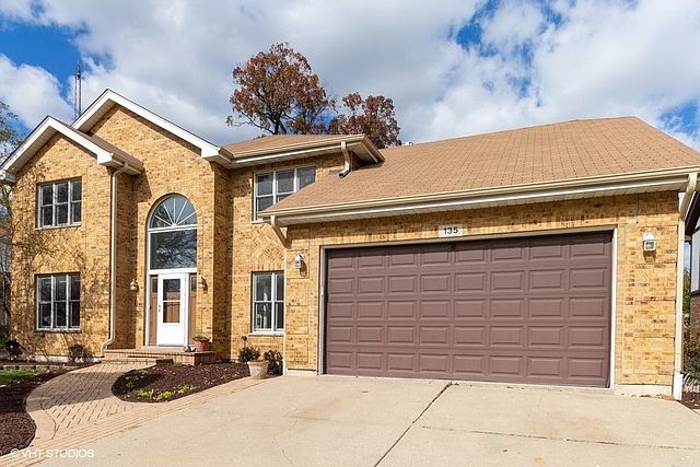 1st image of 135 Elizabeth Ct