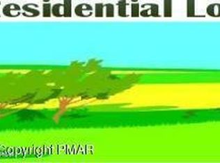 38 Camelback Rd, Tannersville, PA 18372