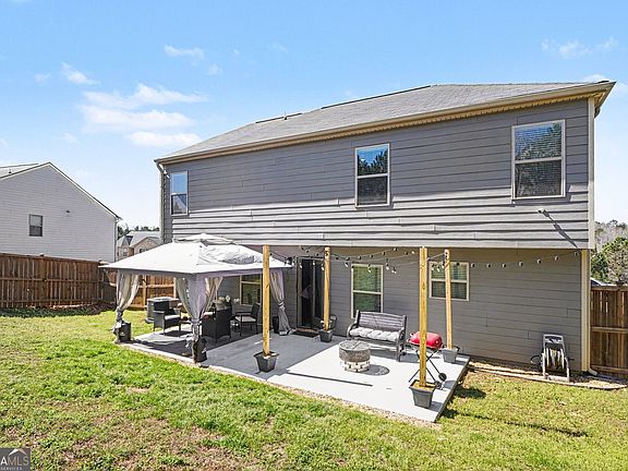 4th image of 424 Toronto Cir