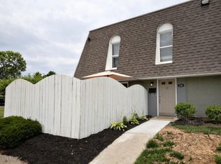 216 La Fontenay Ct, Louisville, KY 40223