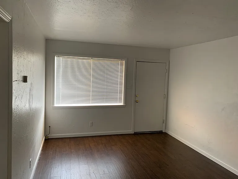 1323 Ashby Ave #D — Photo 6