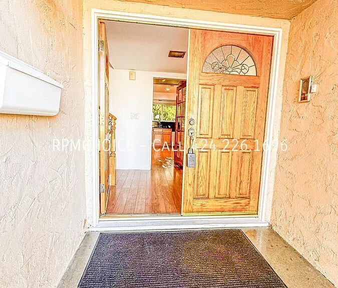 23821 Stanhurst Ave — Photo 2