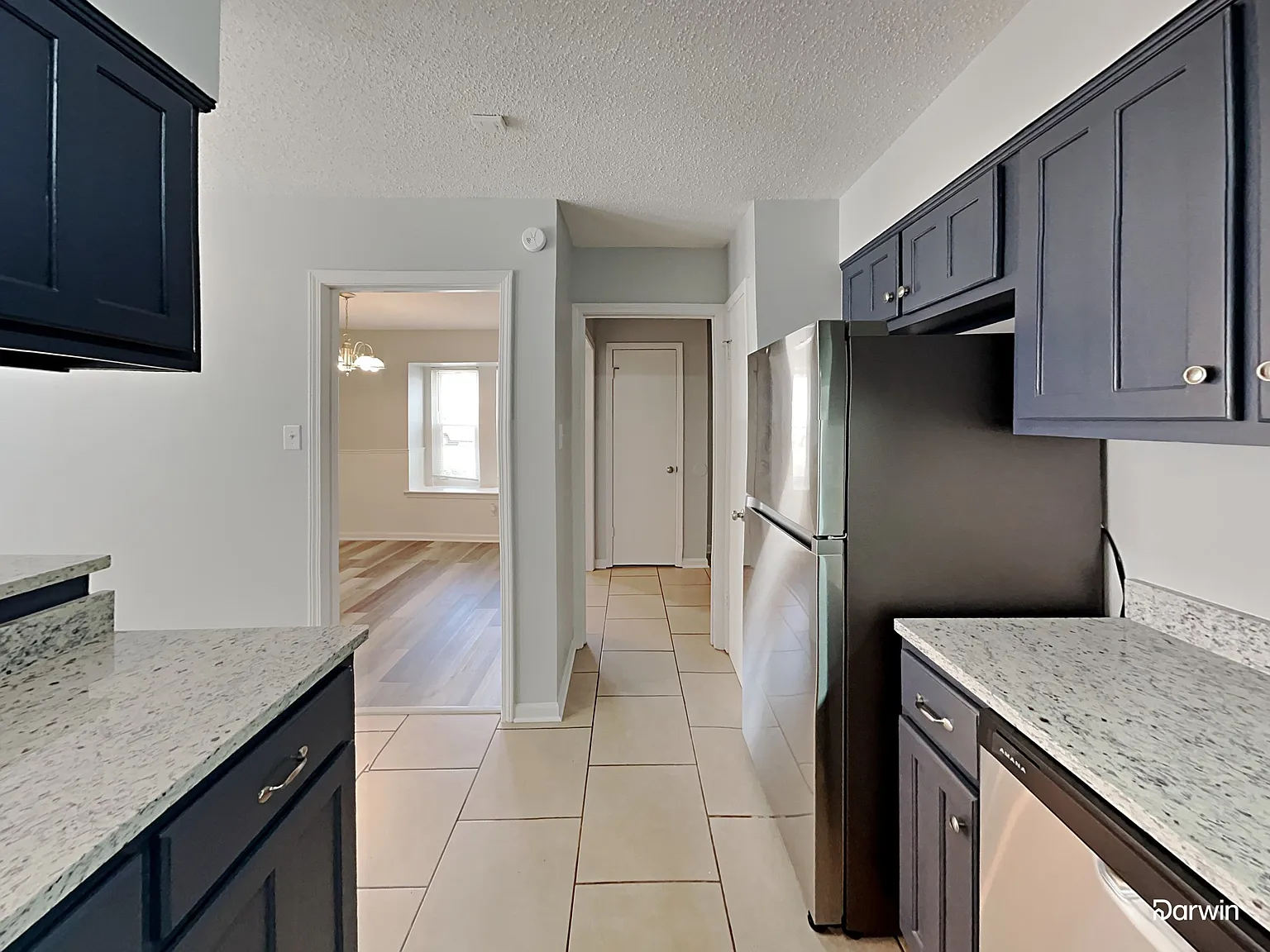 3 bed, 2.0 bath, 1555 sqft, $1,390 — Photo 3