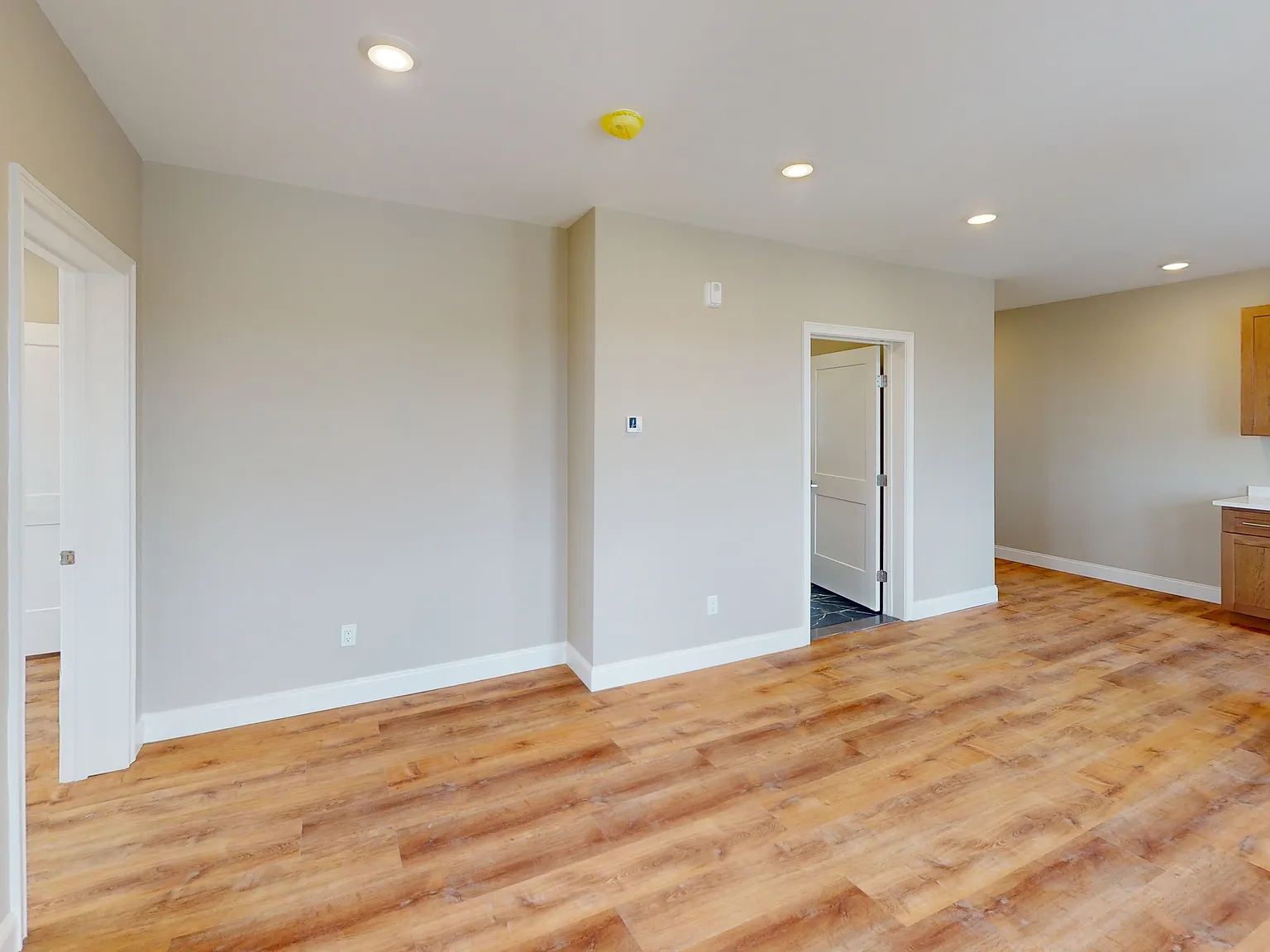 100 Revere — Photo 2