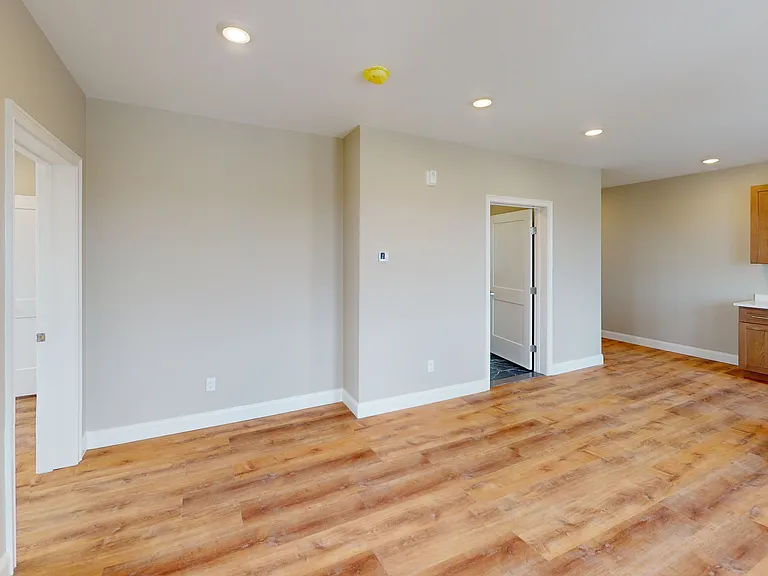100 Revere St — Photo 2