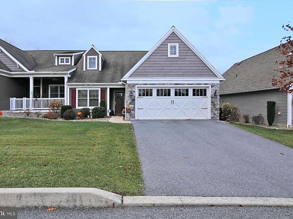 2nd image of 1122 Alden Way