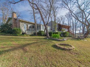 135 Camino Robles St, Gun Barrel City, TX 75156