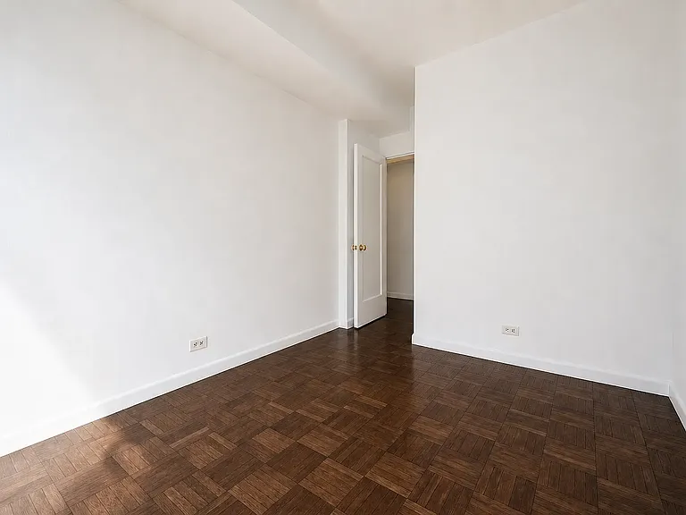 36 E 36th St #5C — Photo 11