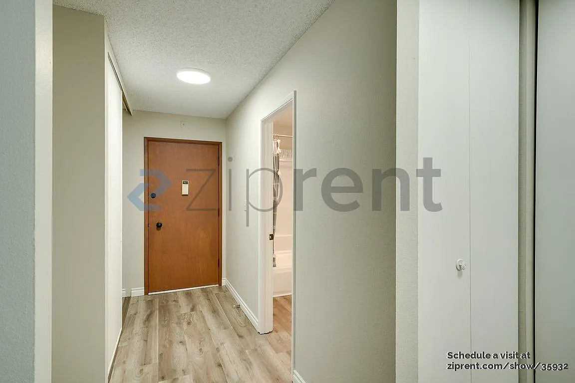 1 bed, 687 sqft, $2,250 — Photo 3