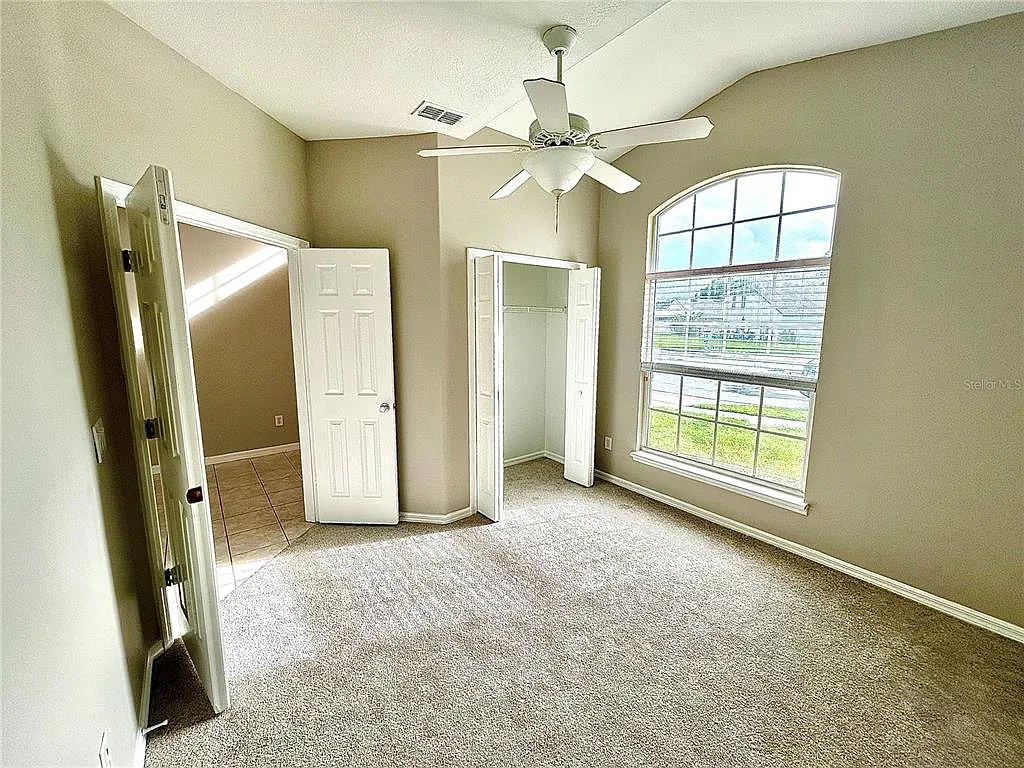 3 bed, 2.0 bath, 1550 sqft, $2,300 — Photo 3